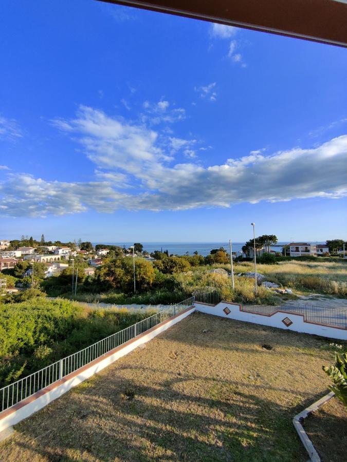 Appartamenti In Villa Polimnia Fontane Bianche Exteriör bild